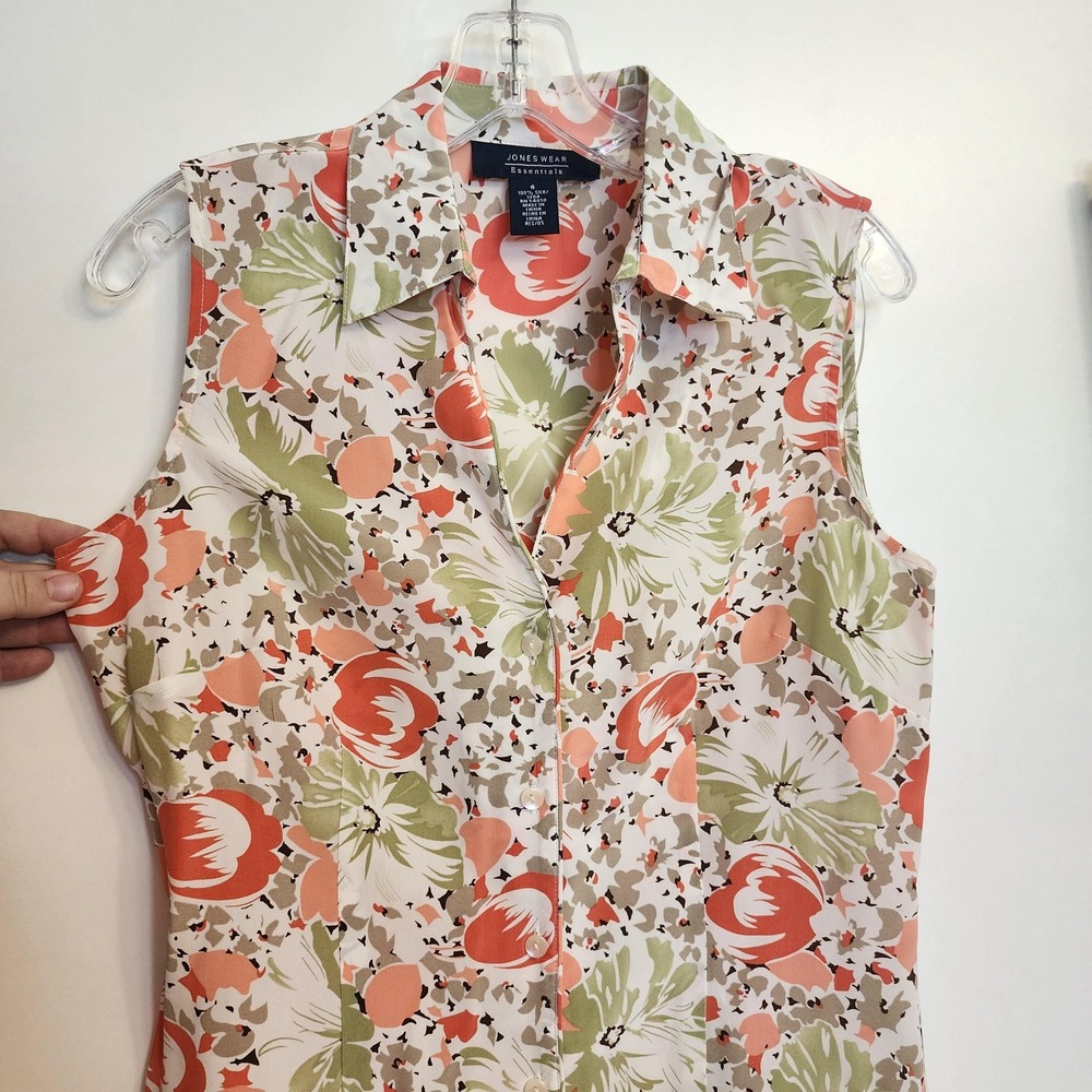M Silk Button up Muted Floral Tank by Joneswear Essentials,‎ Size 6 Medium